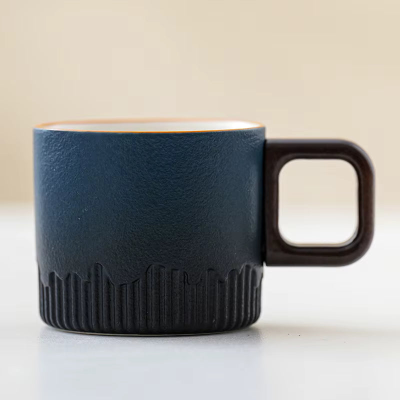 Handgefertigte Vintage-Keramiktasse mit Holzgriff (60 ml)