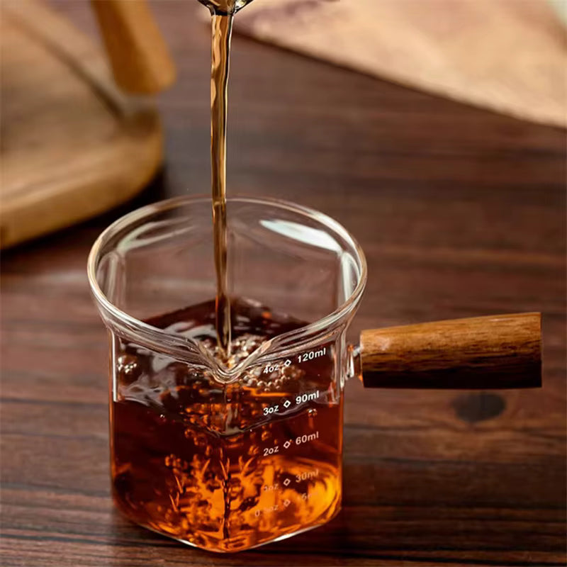 Präzise Markierungen & Holzgriff Espressomilchkännchen (120 ml)