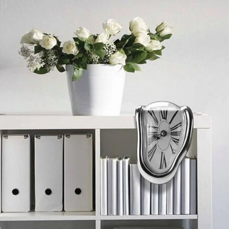Schmelzende Regal-Uhr – Moderne Optische Täuschung Tisch-Deko