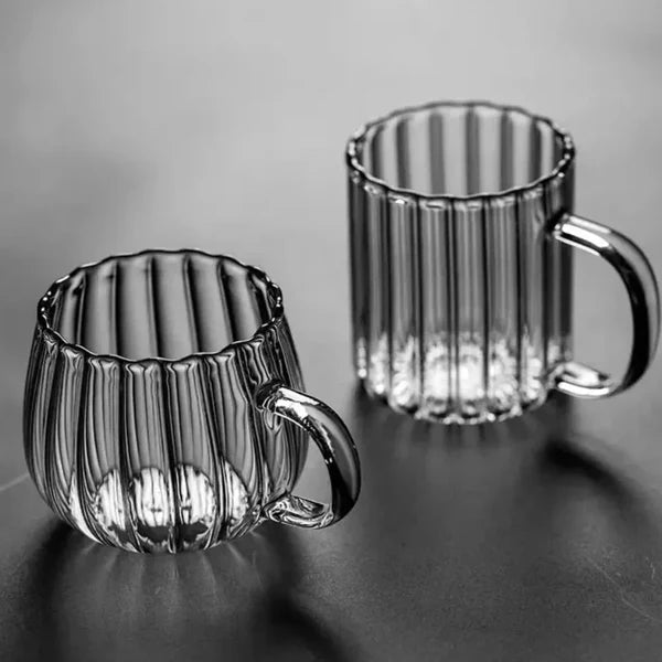 Die LumiRuffle Kollektion – Handgefertigtes Kaffeetassenset aus geriffeltem Glas