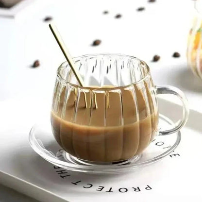 Die LumiRuffle Kollektion – Handgefertigtes Kaffeetassenset aus geriffeltem Glas